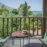Ploes Luxury Ferienhaus Pesádha