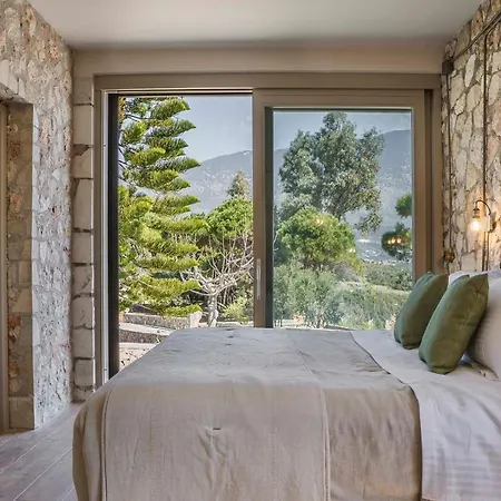 Ploes Luxury Pesádha